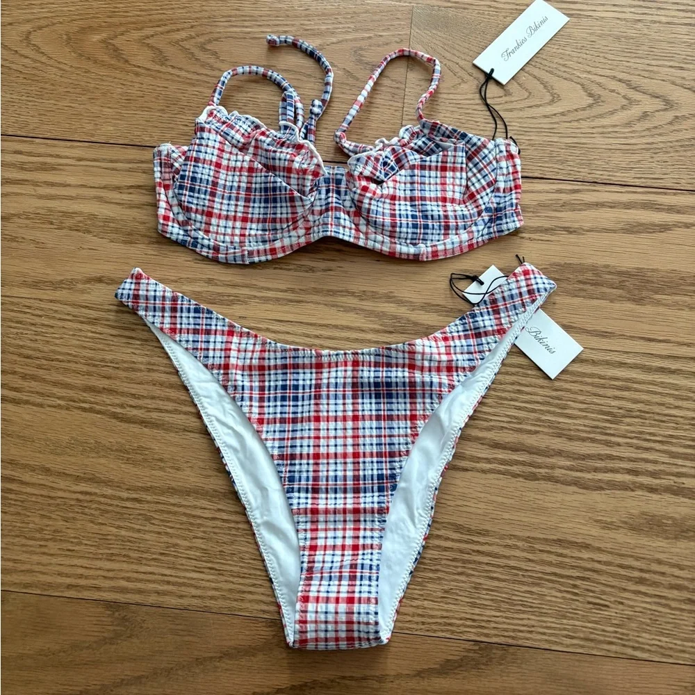 Frankie’s bikinis set